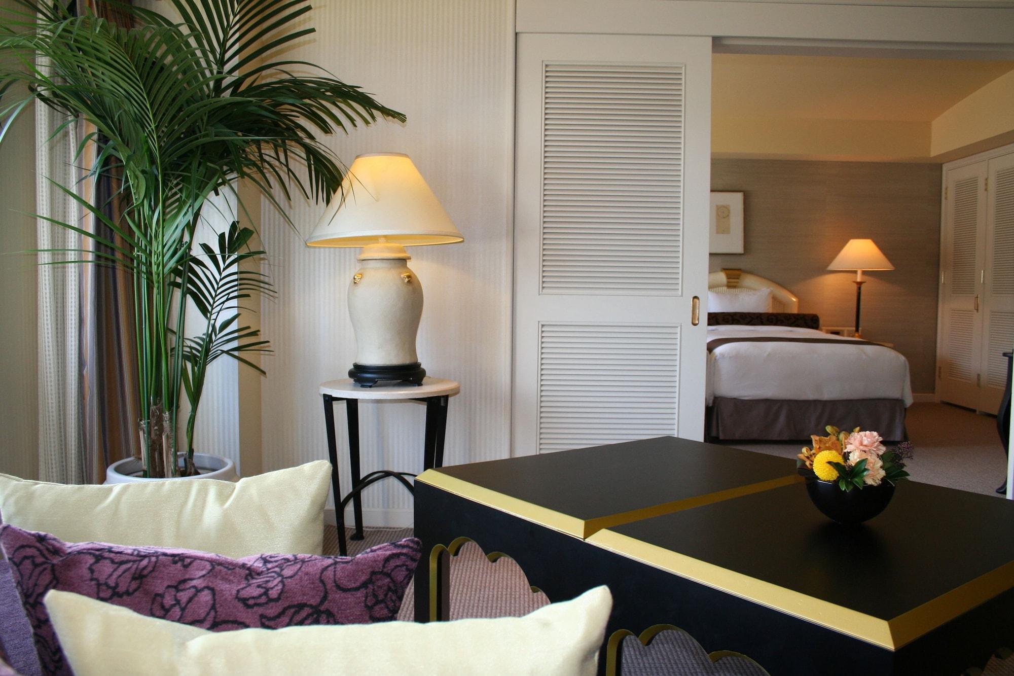 Miyako Hotel Gifu Nagaragawa Buitenkant foto A suite at the Mandarin Oriental, Singapore