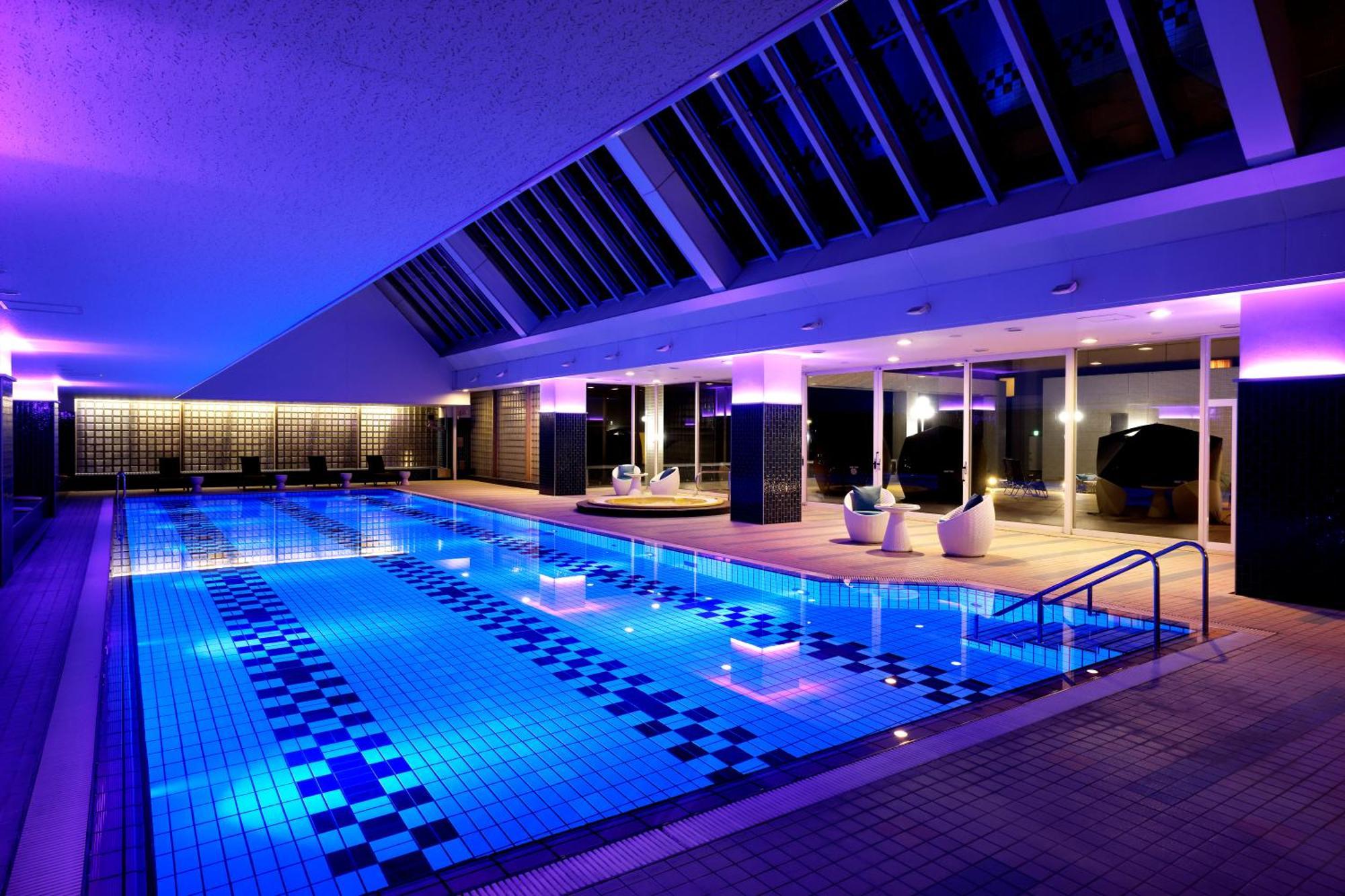 Miyako Hotel Gifu Nagaragawa Buitenkant foto The swimming pool at the hotel