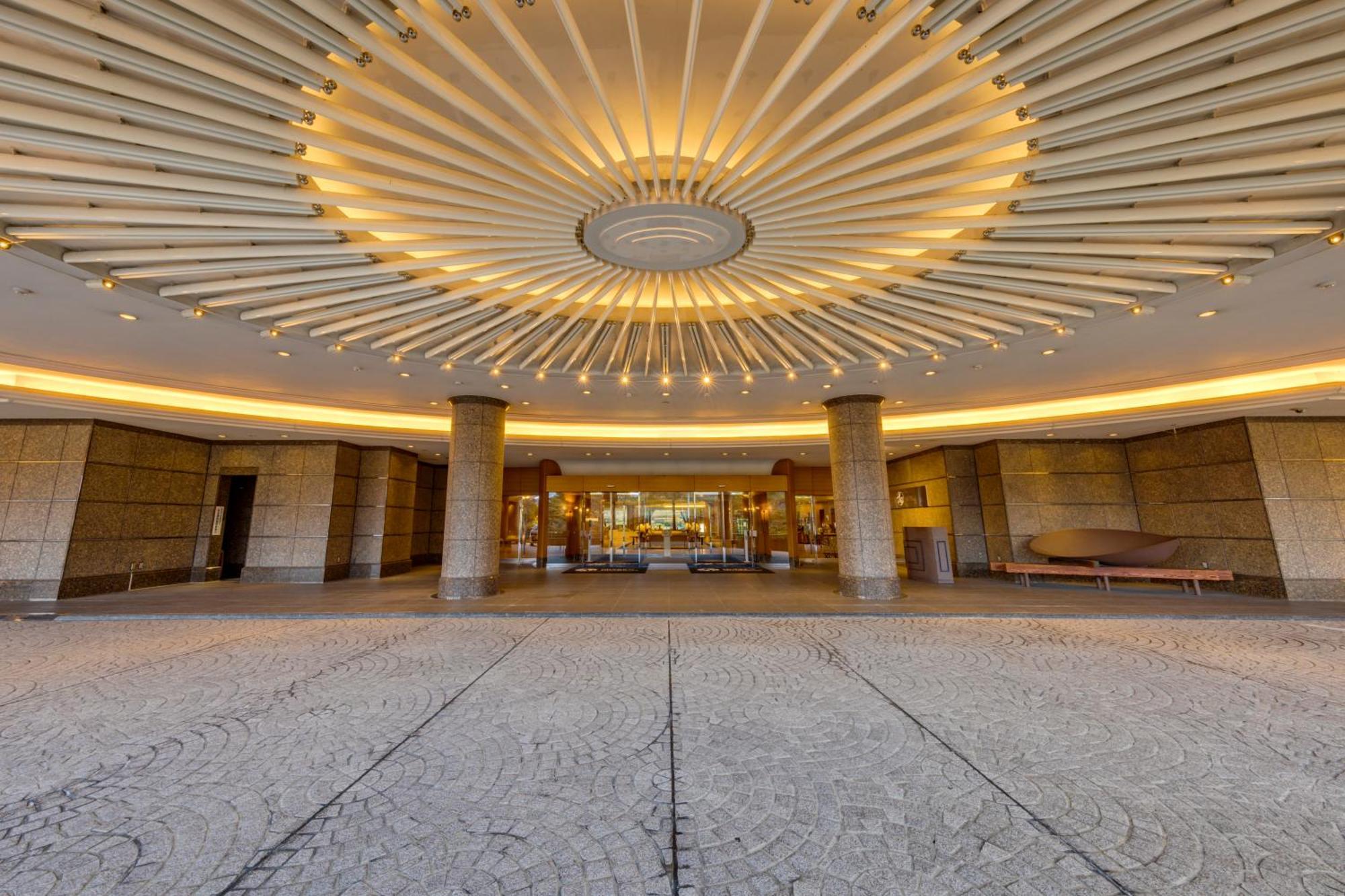 Miyako Hotel Gifu Nagaragawa Buitenkant foto The lobby of the hotel