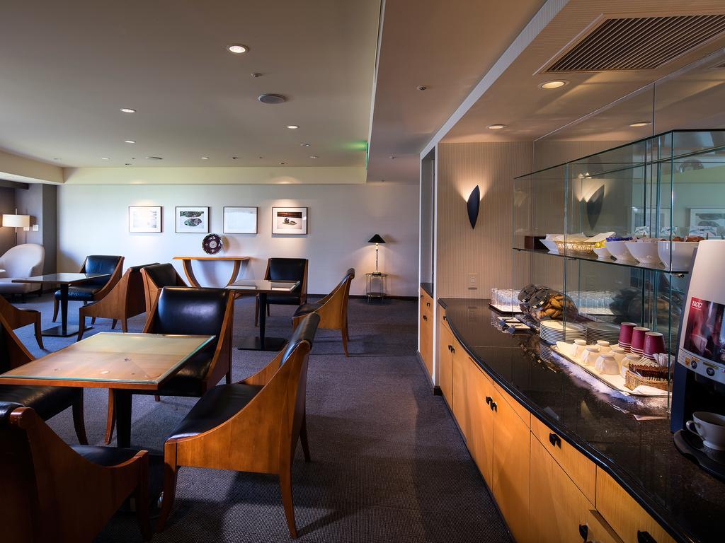 Miyako Hotel Gifu Nagaragawa Buitenkant foto The lounge at Haneda Airport